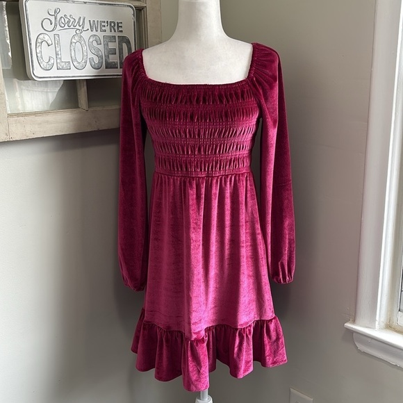 LC Lauren Conrad Smocked Velvet Long Sleeve Mini Dress Wine Chalet Red Pink NWT - Picture 3 of 11